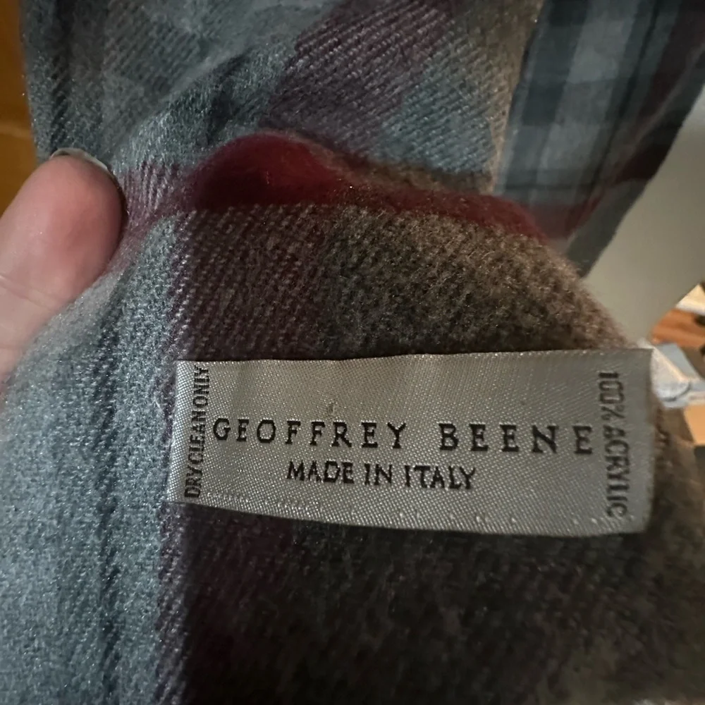 Geoffrey Beene Charcoal and Maroon Checkered Scarf